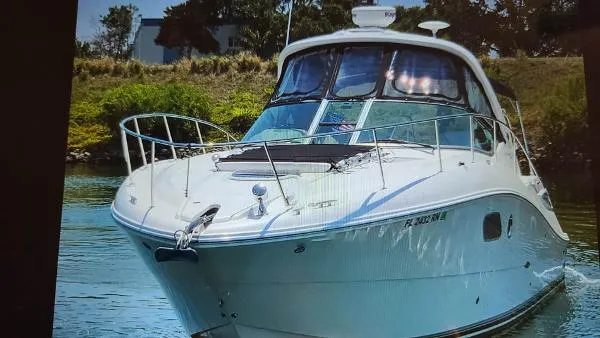 Slide: The Image of Sea Ray 350 Sundancer 2012 - 11
