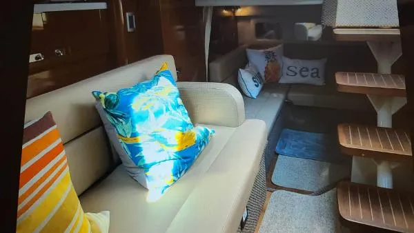 Slide: The Image of Sea Ray 350 Sundancer 2012 - 6