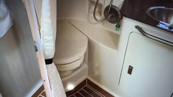 Slide: The Image of Sea Ray 350 Sundancer 2012 - 8