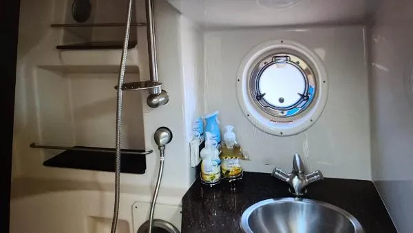 Slide: The Image of Sea Ray 350 Sundancer 2012 - 9