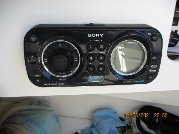 Slide: The Image of Sea Ray 260 Sundeck 2011 - 8
