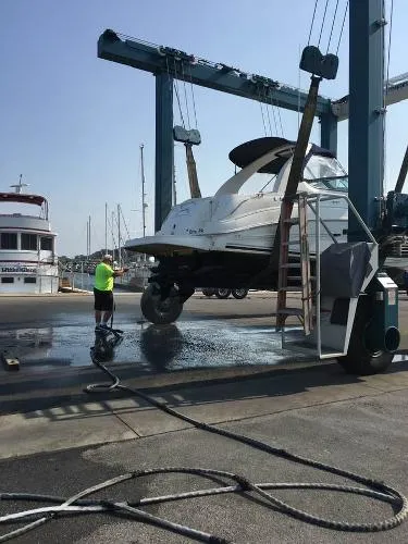 Slide: The Image of Sea Ray 280 Sundancer 2004 - 7