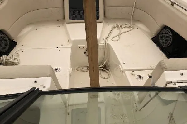 Slide: The Image of Boston Whaler 230 Vantage 2016 - 4