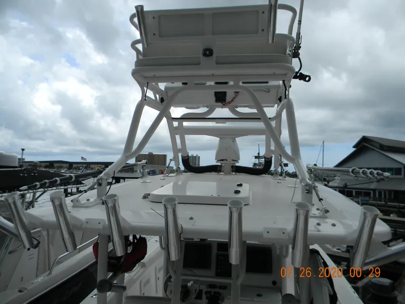 Slide: The Image of Everglades 355 Center Console 2015 - 10