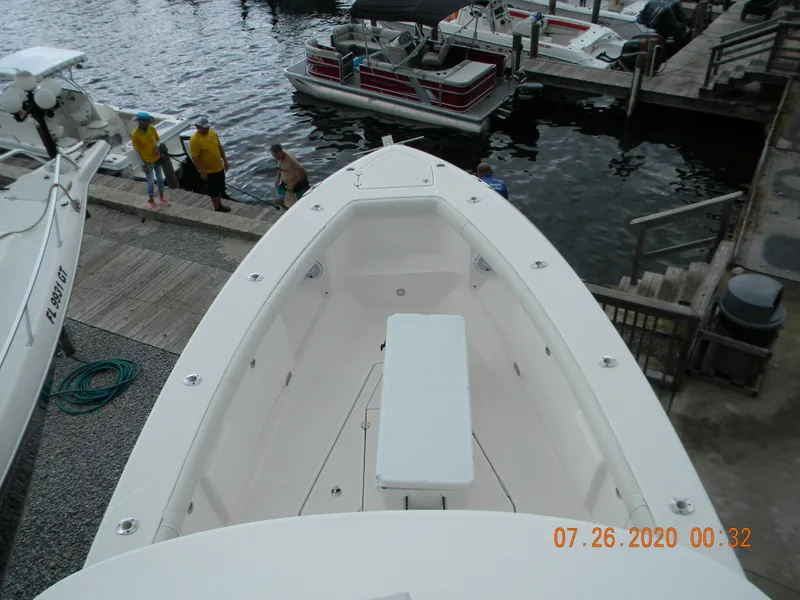 Slide: The Image of Everglades 355 Center Console 2015 - 5