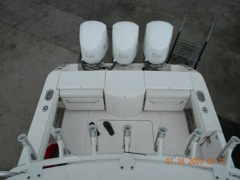 Slide: The Image of Everglades 355 Center Console 2015 - 6