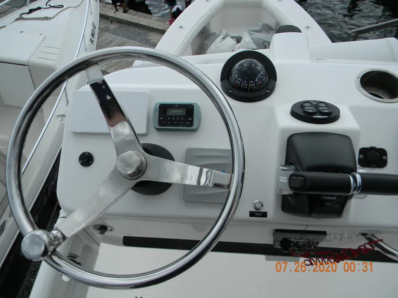 Slide: The Image of Everglades 355 Center Console 2015 - 8