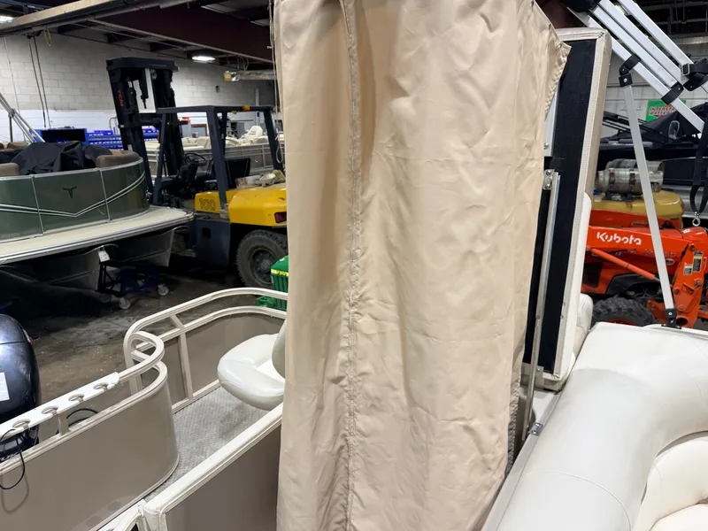 Slide: The Image of 2008 Sylvan Mirage 8520 Party Fish in warehouse. - 36