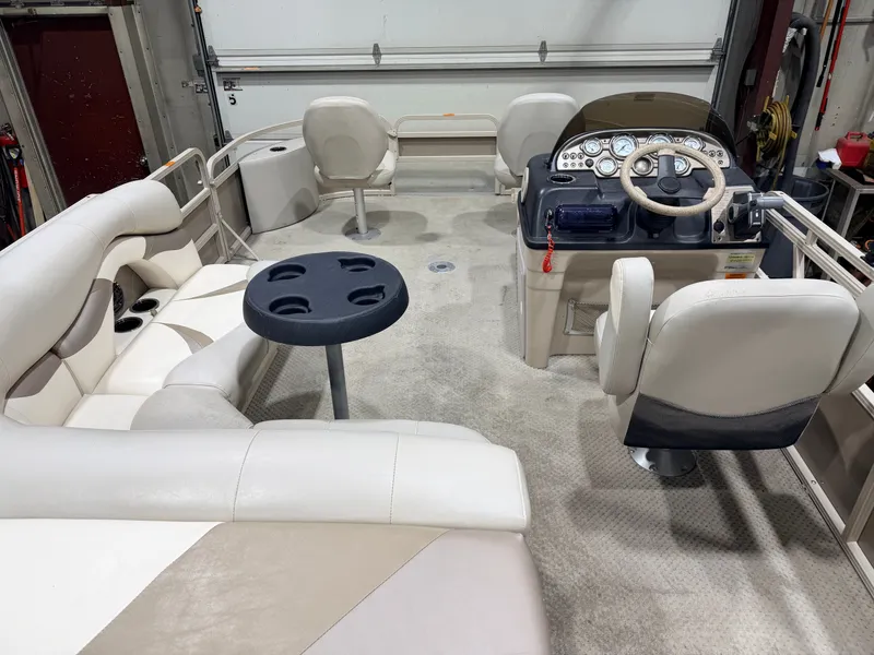 Slide: The Image of Interior of a 2008 Sylvan Mirage 8520 Party Fish pontoon boat. - 6
