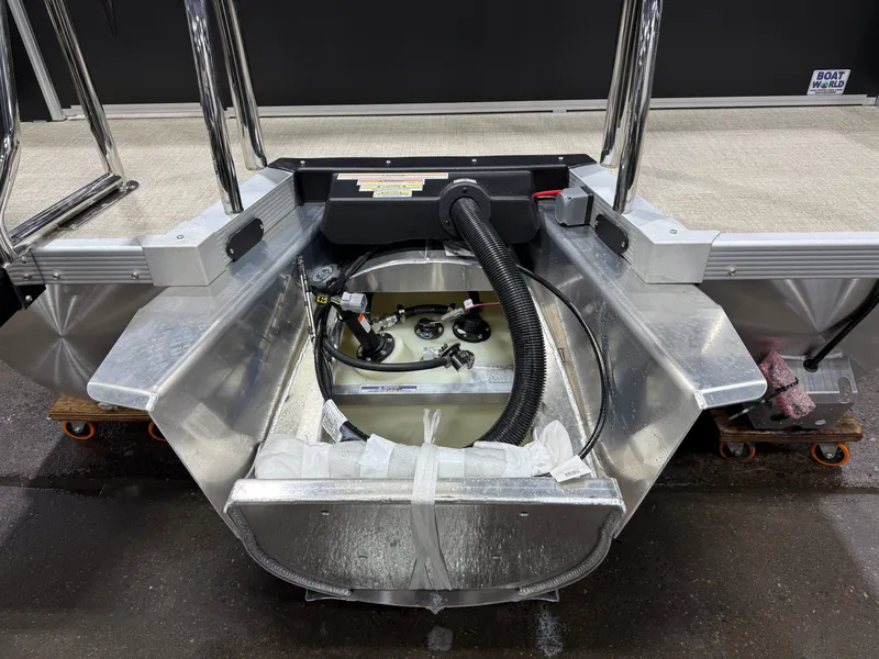 Slide: The Image of Tahoe LTZ 2385 Elite Cruise Tritoon, 2026, engine view. - 40