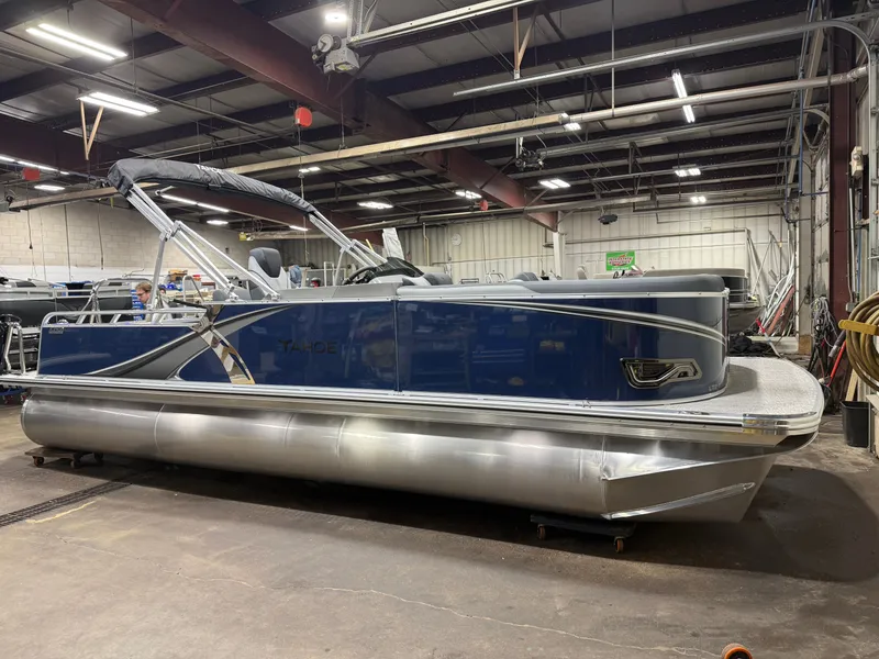 Slide: The Image of Tahoe LTZ 2385 Swingback (VRB) Tritoon & Honda 4-Stroke EFI 2026 - 53