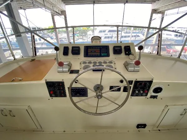 Slide: The Image of Hatteras Cockpit Motor Yacht 1985 - 10