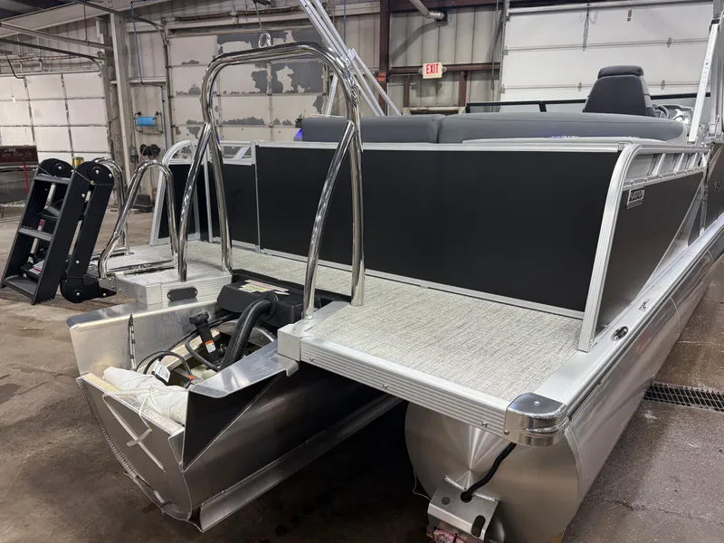 Slide: The Image of Tahoe LTZ 2385 Elite Windshield Tritoon & Honda 4-Stroke EFI 2026 - 44