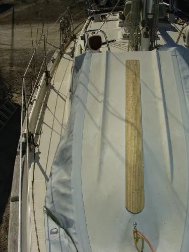 Slide: The Image of Pacific Seacraft Cutter 1995 - 6