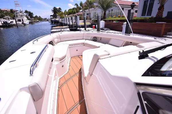 Slide: The Image of Boston Whaler 380 Realm 2020 - 10