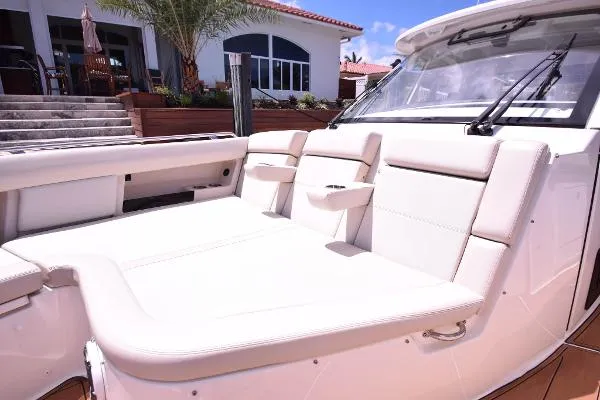 Slide: The Image of Boston Whaler 380 Realm 2020 - 6