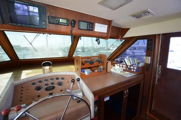 Slide: The Image of Hatteras 54 Motor Yacht 1987 - 4