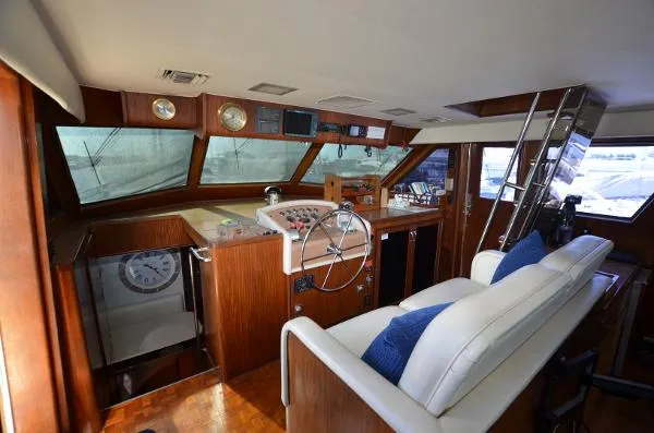 Slide: The Image of Hatteras 54 Motor Yacht 1987 - 7
