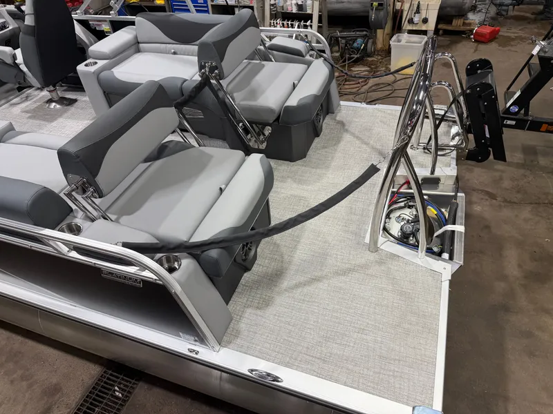 Slide: The Image of Tahoe LTZ 300HP QLS 2385 Quad Lounge Shift Tritoon 2026 - 3