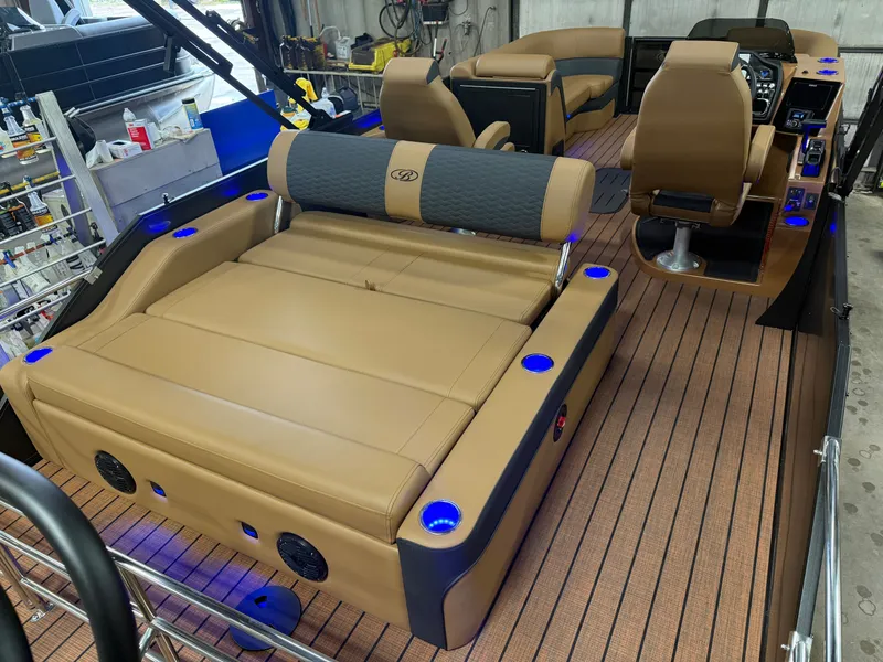 Slide: The Image of Bentley Pontoons Elite 300HP 253 Swingback Tritoon 2026 - 25