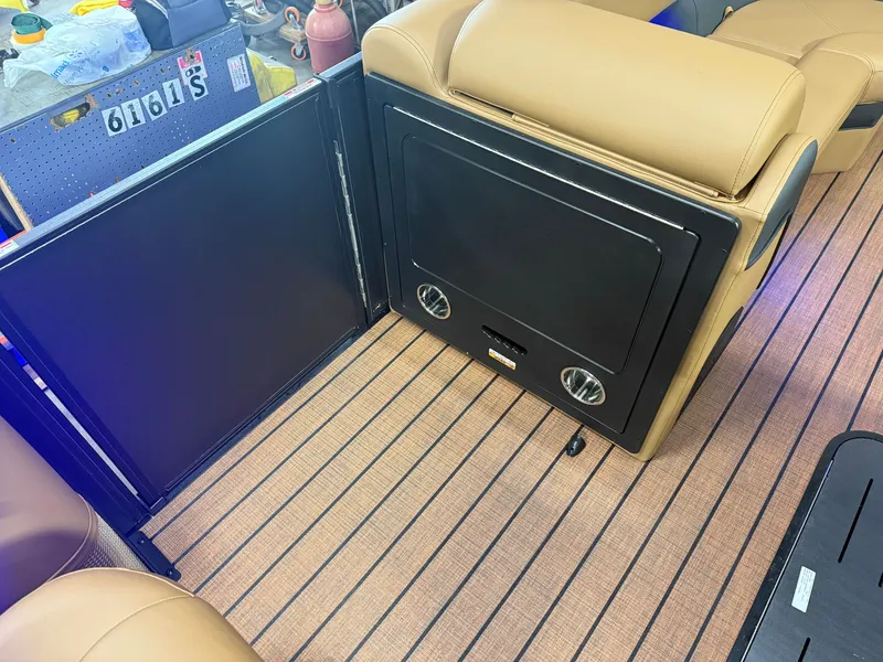 Slide: The Image of Bentley Pontoons Elite 300HP 253 Swingback Tritoon 2026 - 30