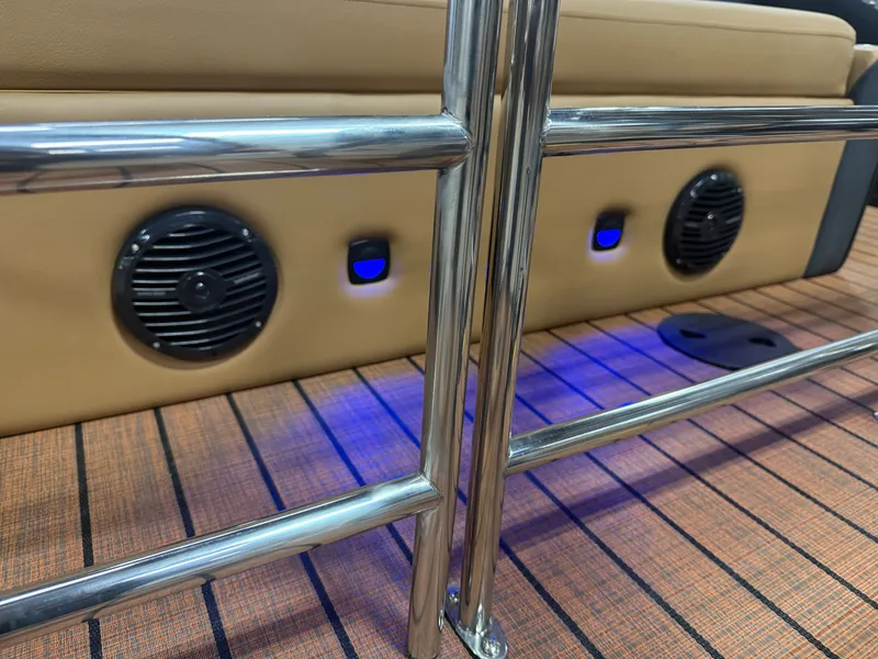 Slide: The Image of Bentley Pontoons Elite 300HP 253 Swingback Tritoon 2026 - 47