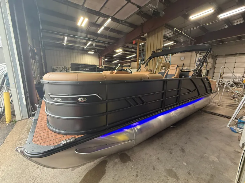Slide: The Image of Bentley Pontoons Elite 300HP 253 Swingback Tritoon 2026 - 57