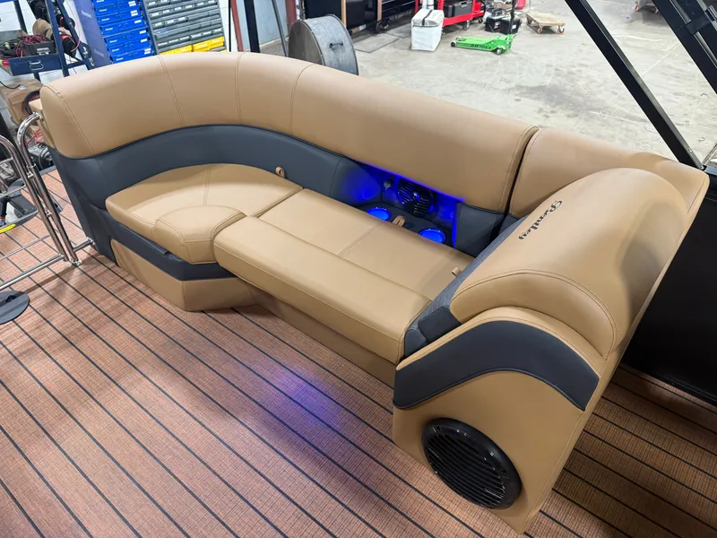 Slide: The Image of Bentley Pontoons Elite 300HP Admiral 253 Quad Lounge Tritoon 2026 - 19
