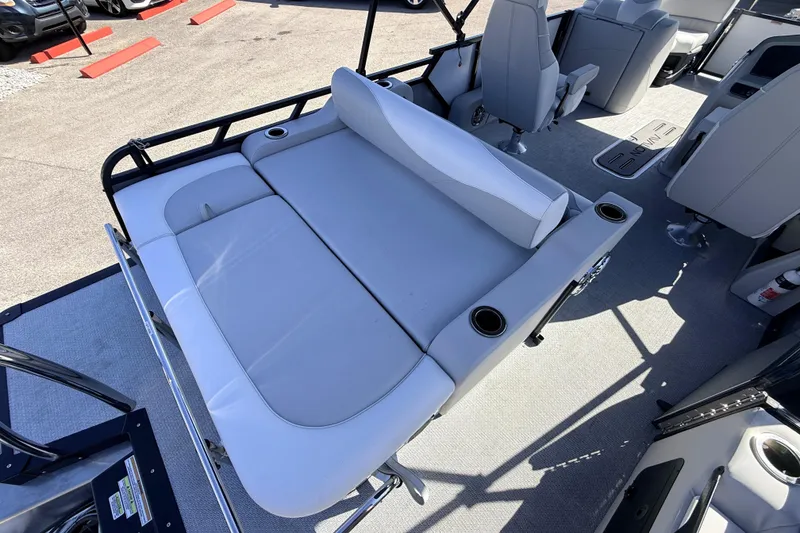 Slide: The Image of 2026 Avalon 2385 LSZ Versatile Rear Bench, Tri Toon High Performance boat interior seating. - 15