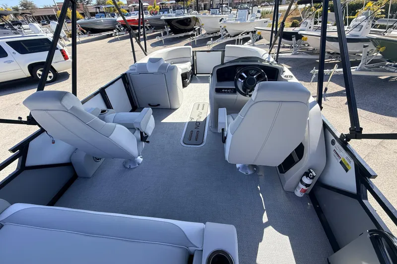 Slide: The Image of 2026 Avalon 2385 LSZ Versatile Rear Bench, Tri Toon High Performance interior view. - 16