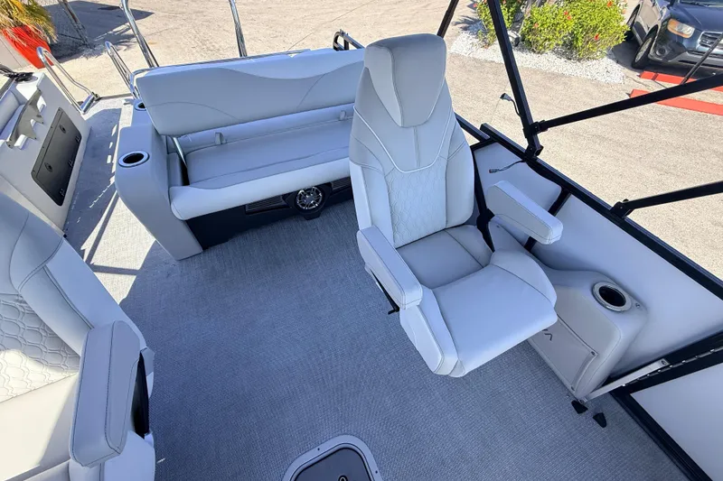 Slide: The Image of 2026 Avalon 2385 LSZ Versatile Rear Bench, Tri Toon High Performance interior with plush seating. - 21