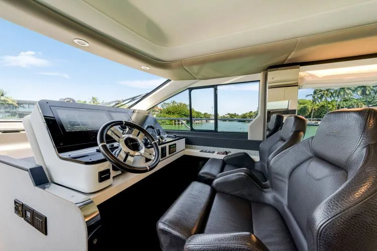 Slide: The Image of 2020 Azimut 60 - Image 27 - 27