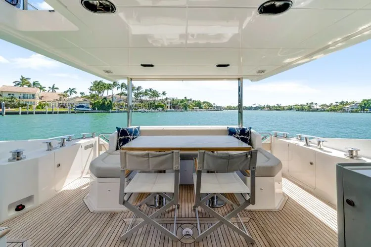 Slide: The Image of 2020 Azimut 60 Fly - Image 15 - 15