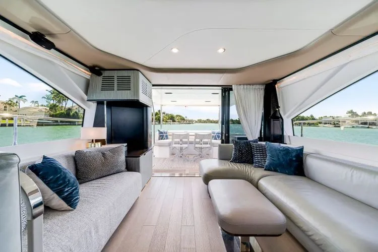 Slide: The Image of 2020 Azimut 60 Fly - Image 40 - 40