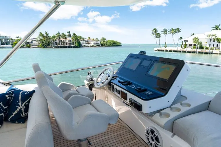 Slide: The Image of 2020 Azimut 60 Fly - Image 50 - 50