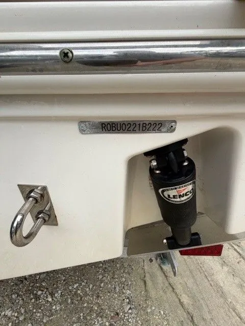 Slide: The Image of Robalo R230 Center Console 2022 - 10