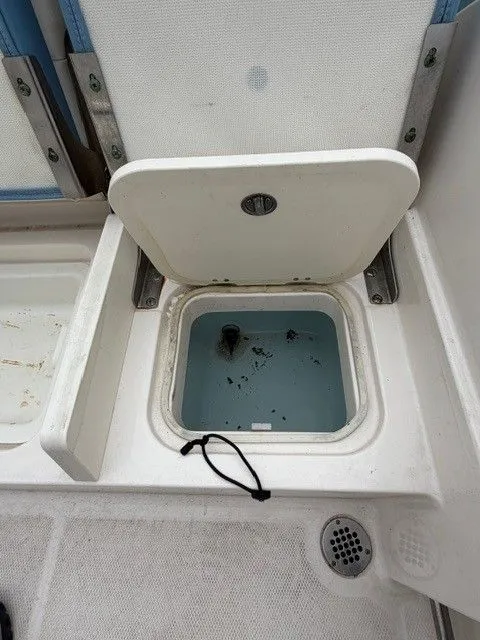 Slide: The Image of Robalo R230 Center Console 2022 - 6