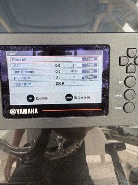 Slide: The Image of Robalo R230 Center Console 2022 - 7