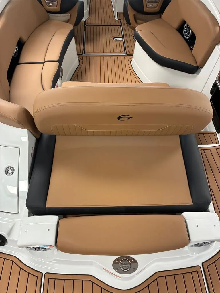 Slide: The Image of Crownline Boats 288 SS 2026 - 17
