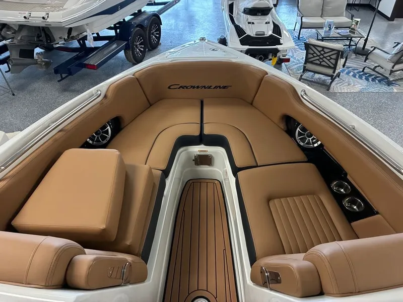 Slide: The Image of Crownline Boats 288 SS 2026 - 5
