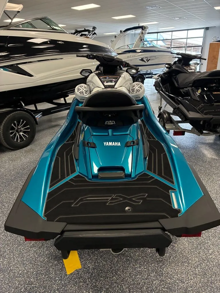 Slide: The Image of Yamaha FX Cruiser H.O. w/Audio 2026 - 3