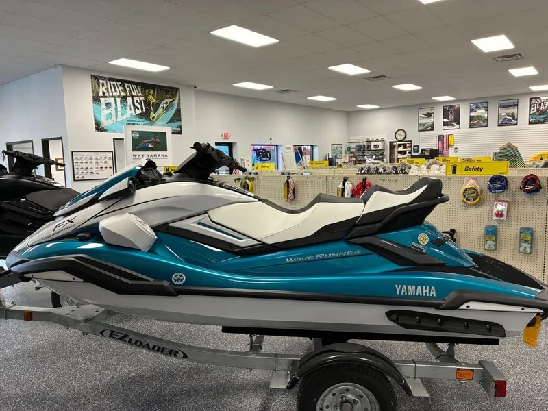 Slide: The Image of Yamaha FX Cruiser H.O. w/Audio 2026 - 6