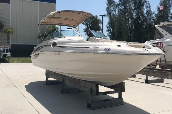 Slide: The Image of Sea Ray 240 Sundeck 2001 - 1