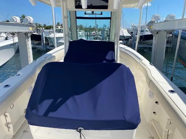 Slide: The Image of Boston Whaler 280 Outrage 2020 - 4