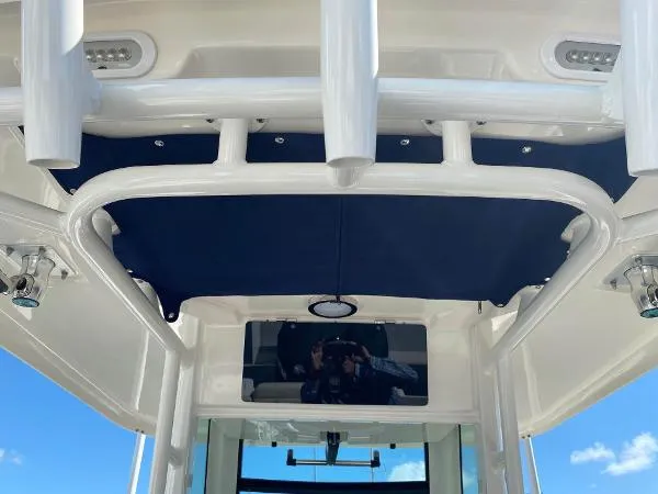 Slide: The Image of Boston Whaler 280 Outrage 2020 - 7
