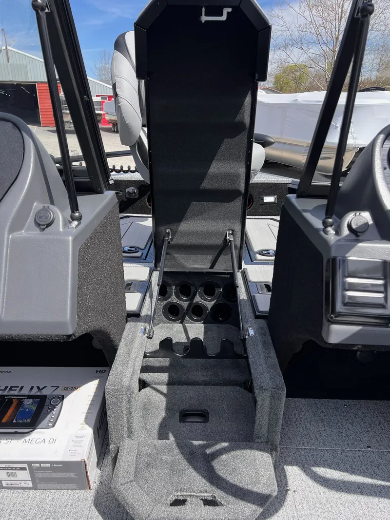 Slide: The Image of Interior of Starcraft Storm 176 DC Pro SE boat, year 2026. - 20