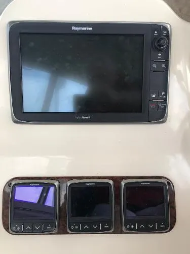 Slide: The Image of Sea Ray 380 Aft Cabin 2001 - 7