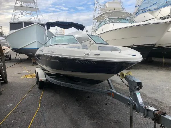 Slide: The Image of Sea Ray 205 Sport 2010 - 0