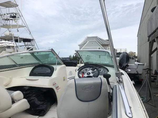 Slide: The Image of Sea Ray 205 Sport 2010 - 4