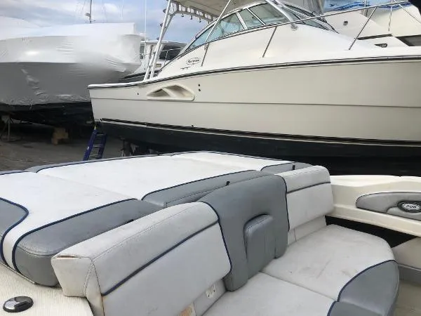 Slide: The Image of Sea Ray 205 Sport 2010 - 6